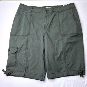 NWT St Johns Bay Womens Cargo Shorts Size 18W Utility Olive Color Outdoor Travel